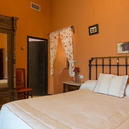 Hotel Palacio Guzmanes 3*