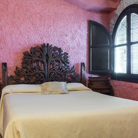 Palacio Guzmanes Hotel
