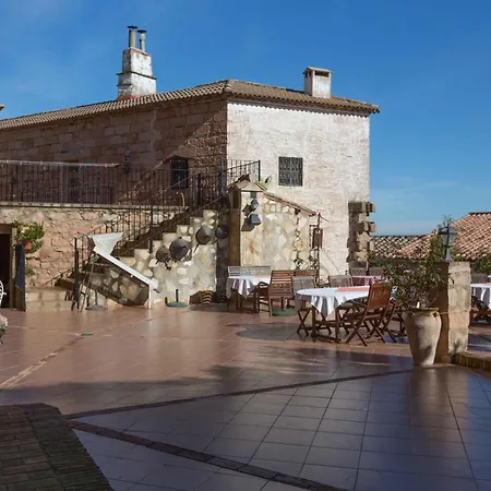 Hotel Palacio Guzmanes 3*