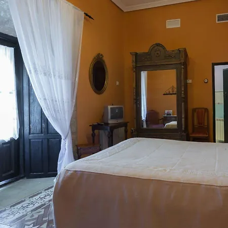 Palacio Guzmanes Hotel